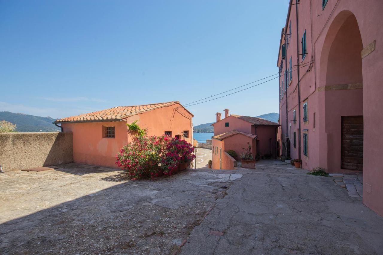 Helloelba Appartamento Il Faro Portoferraio Exterior foto