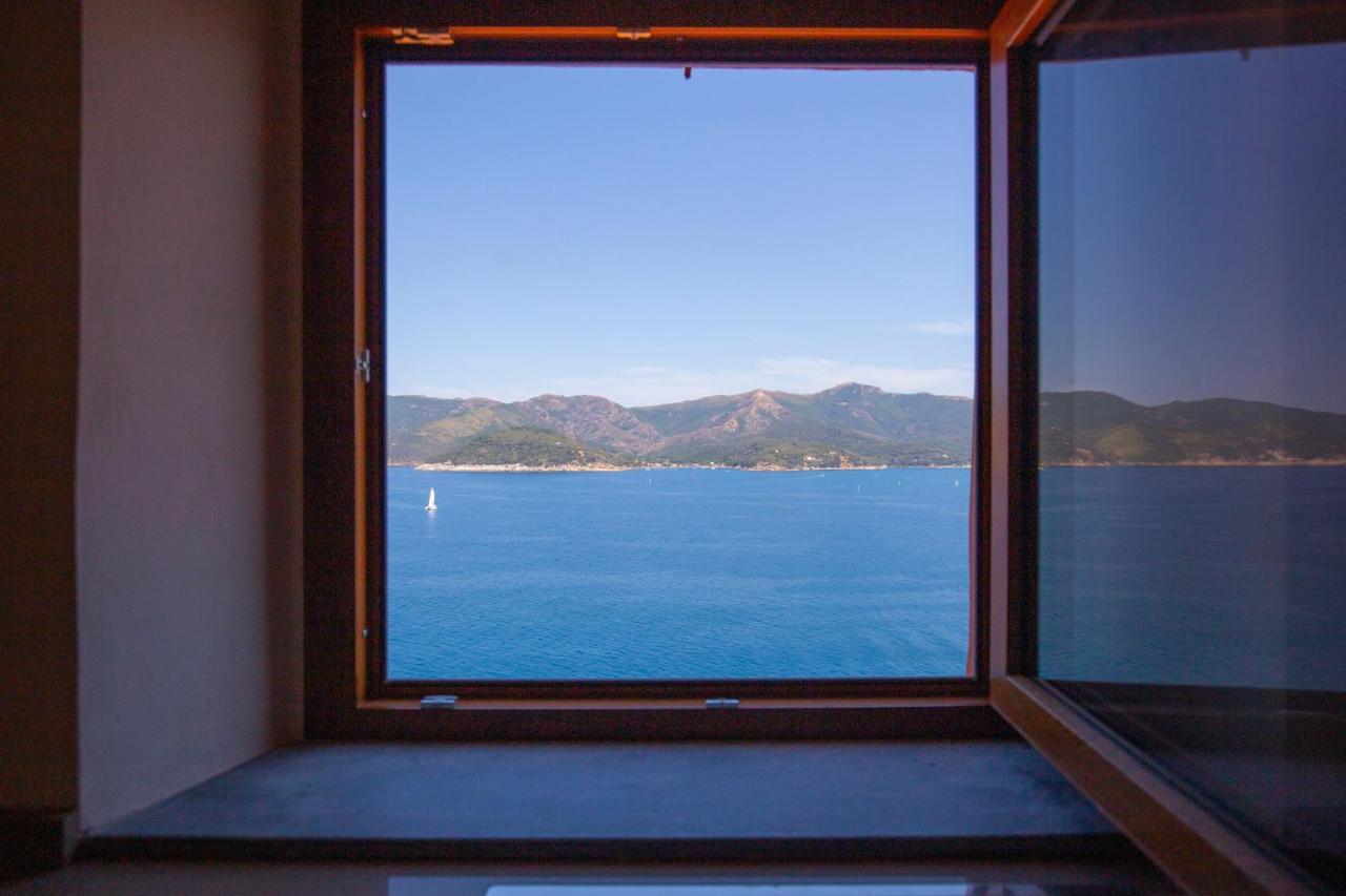 Helloelba Appartamento Il Faro Portoferraio Exterior foto